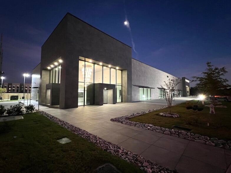 7300 Riverside Dr, Irving, TX for lease - Building Photo - Image 1 of 20