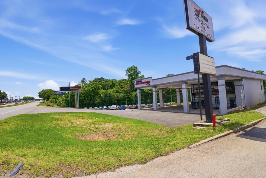 325 W Dixon Blvd, Shelby, NC à louer - Photo du bâtiment - Image 2 de 22