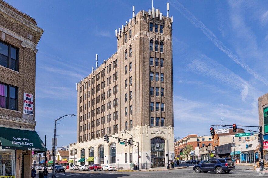 2 Broad St, Bloomfield, NJ for lease - Primary Photo - Image 1 of 4