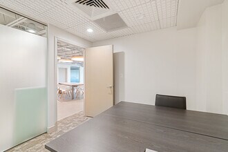 820 W 41st St, Miami Beach, FL for lease Interior Photo- Image 2 of 3