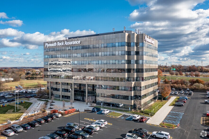 581 Main St, Woodbridge, NJ à louer - Photo du bâtiment - Image 3 de 6