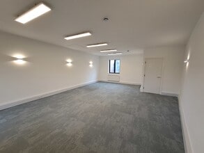 3-7 Canon Harnett Ct, Milton Keynes à louer Photo intérieure- Image 1 de 2