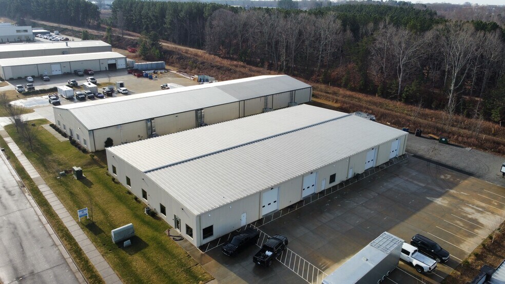 197 Thunder Rd, Mooresville, NC à louer - Photo du bâtiment - Image 3 de 37