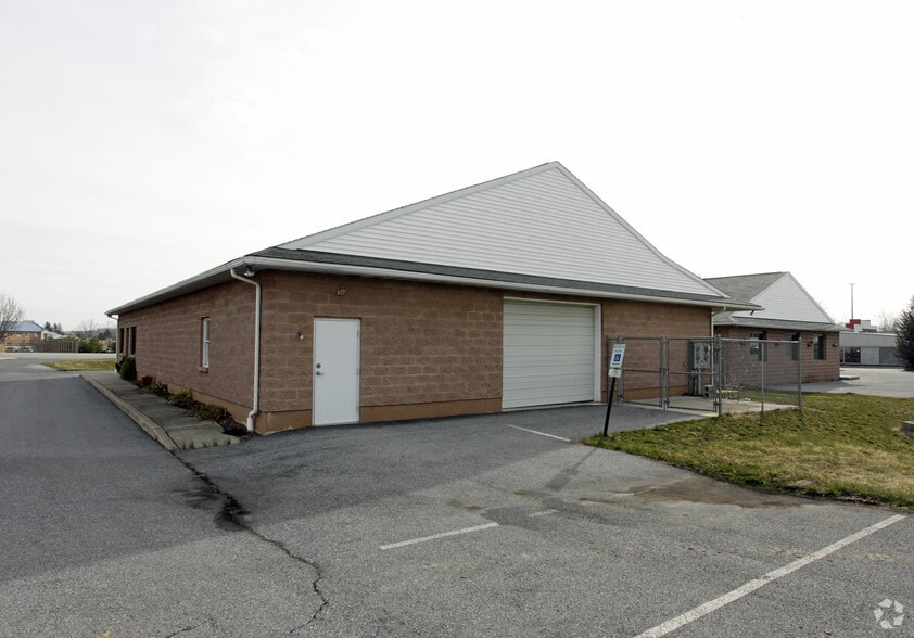408 E Penn Ave, Robesonia, PA for lease - Building Photo - Image 2 of 3