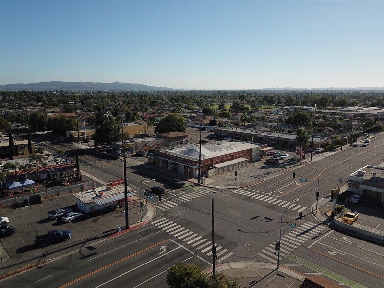 4753 Maine Ave, Baldwin Park, CA à louer - Photo du bâtiment - Image 3 de 8