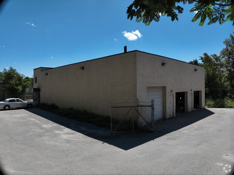 61 Mathewson Dr, Weymouth, MA à vendre - Communauté Matterport - Image 2 de 25