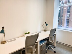 3 Columbus Cir, New York, NY à louer Photo intérieure- Image 1 de 2