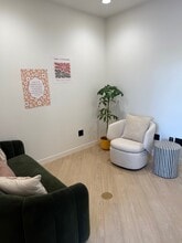 1154 S Robertson Blvd, Los Angeles, CA à louer Photo du bâtiment- Image 2 de 4