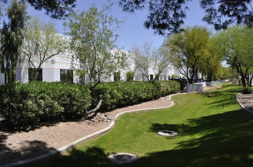 1734 W Williams Dr, Phoenix, AZ à louer - Photo du bâtiment - Image 3 de 5