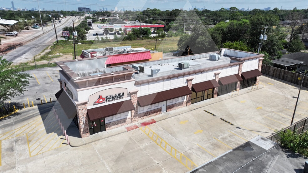 10519 Post Oak Rd, Houston, TX à louer - Photo du bâtiment - Image 3 de 7