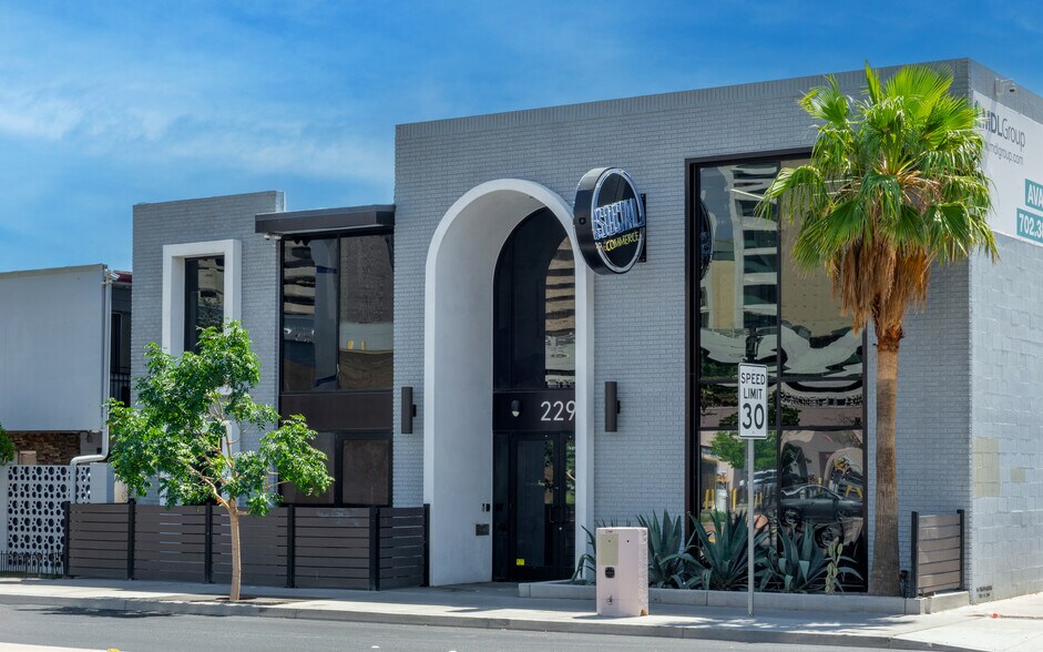 229 S Las Vegas Blvd, Las Vegas, NV à vendre - Photo du bâtiment - Image 1 de 12
