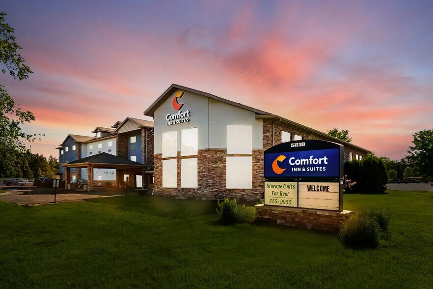 5810 Schofield Ave, Weston, WI à vendre - Photo du bâtiment - Image 2 de 12