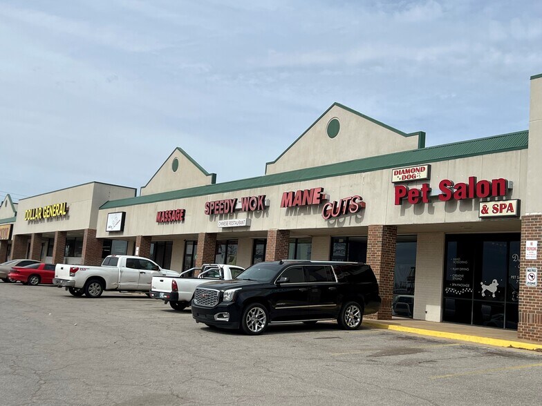 11120-11122 N Rockwell Ave, Oklahoma City, OK à louer - Photo du bâtiment - Image 3 de 3