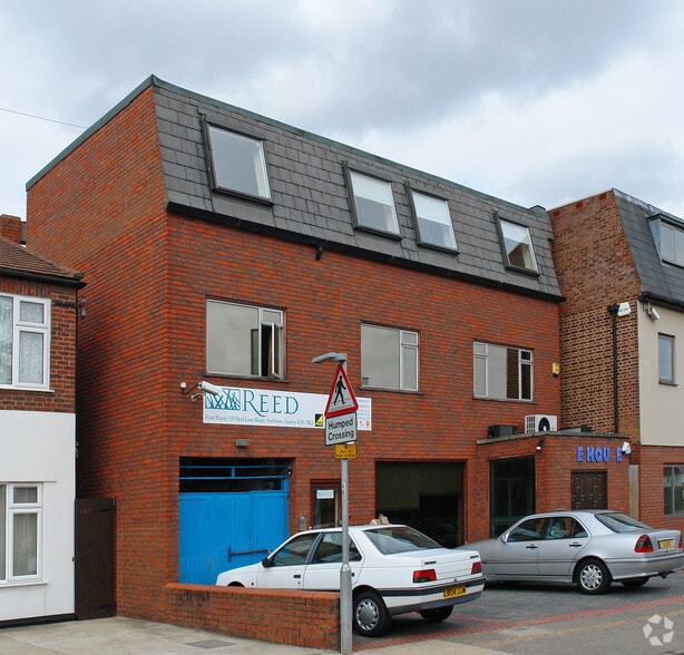 135 Red Lion Rd, Surbiton for sale - Building Photo - Image 3 of 4