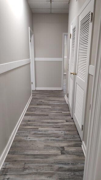 20 E Tabb St, Petersburg, VA à louer - Photo intérieure - Image 2 de 17