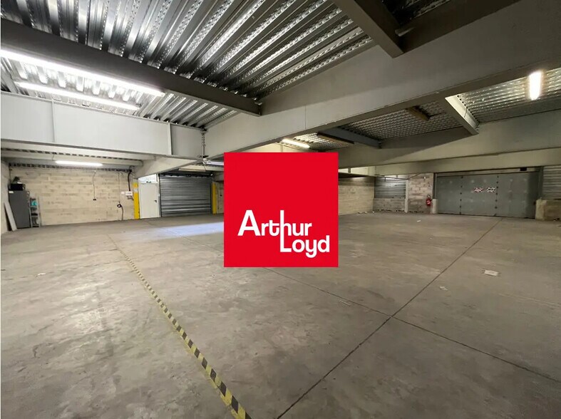 Industrial in Aubagne for lease - Interior Photo - Image 1 of 12