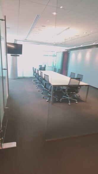 1984 Isaac Newton Sq W, Reston, VA à louer - Vidéo sur l’inscription commerciale - Image 2 de 18