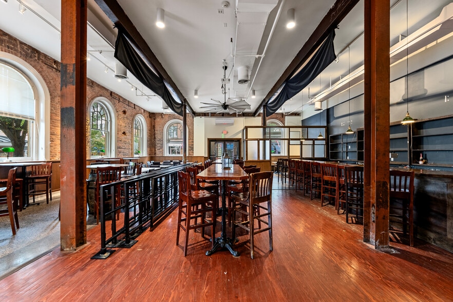 100 N Loudoun St, Winchester, VA for lease - Building Photo - Image 3 of 29