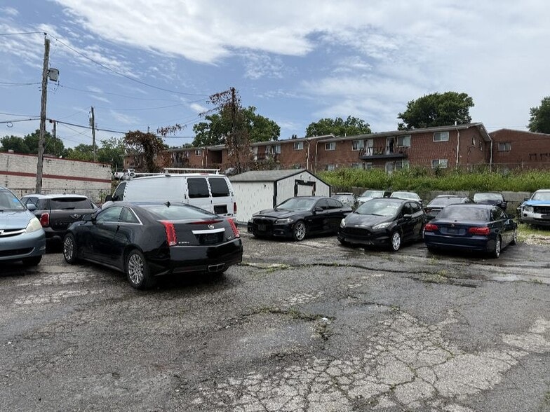 8833 N Broadway, Saint Louis, MO for sale - Building Photo - Image 2 of 5