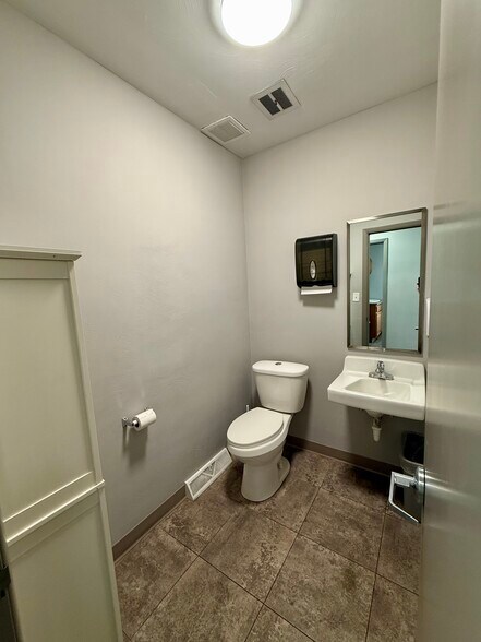 2894 Center Rd, Poland, OH à vendre - Photo du bâtiment - Image 2 de 27