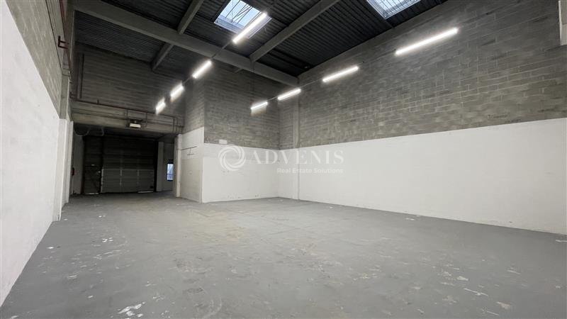 Flex in Lognes for lease Building Photo- Image 1 of 12