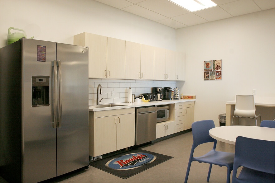 2929 W Navigator Dr, Meridian, ID for lease - Interior Photo - Image 2 of 33