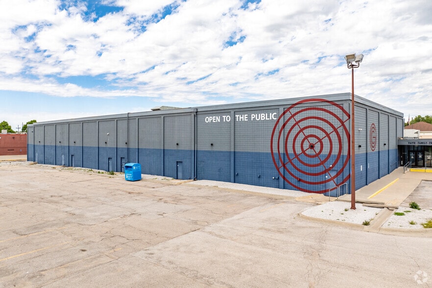 2828 S 82nd Ave, Omaha, NE for sale - Building Photo - Image 1 of 13