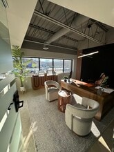 8490-8496 Tyco Rd, Vienna, VA à louer Photo intérieure- Image 2 de 7