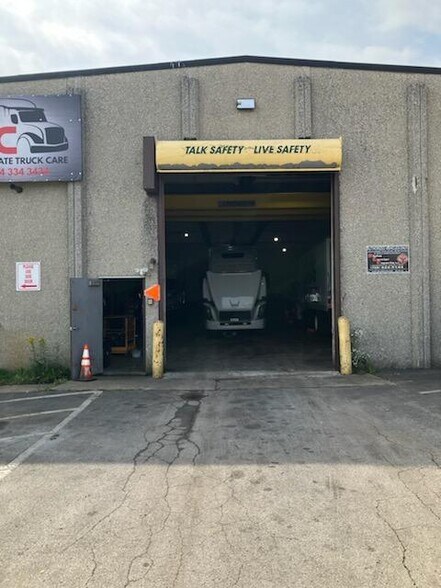 9720 Industrial Dr, Bridgeview, IL à vendre - Photo du bâtiment - Image 3 de 5