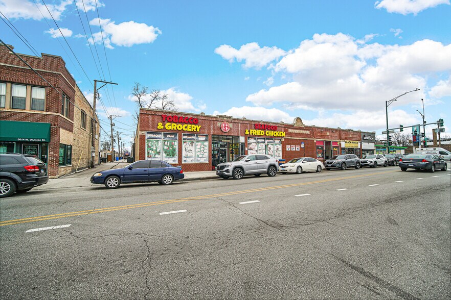 5600-5612 W Division St, Chicago, IL à vendre - Photo du bâtiment - Image 3 de 32
