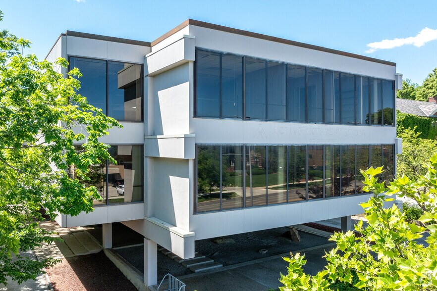 2150 Grand Ave, Des Moines, IA à vendre - Photo du bâtiment - Image 2 de 12