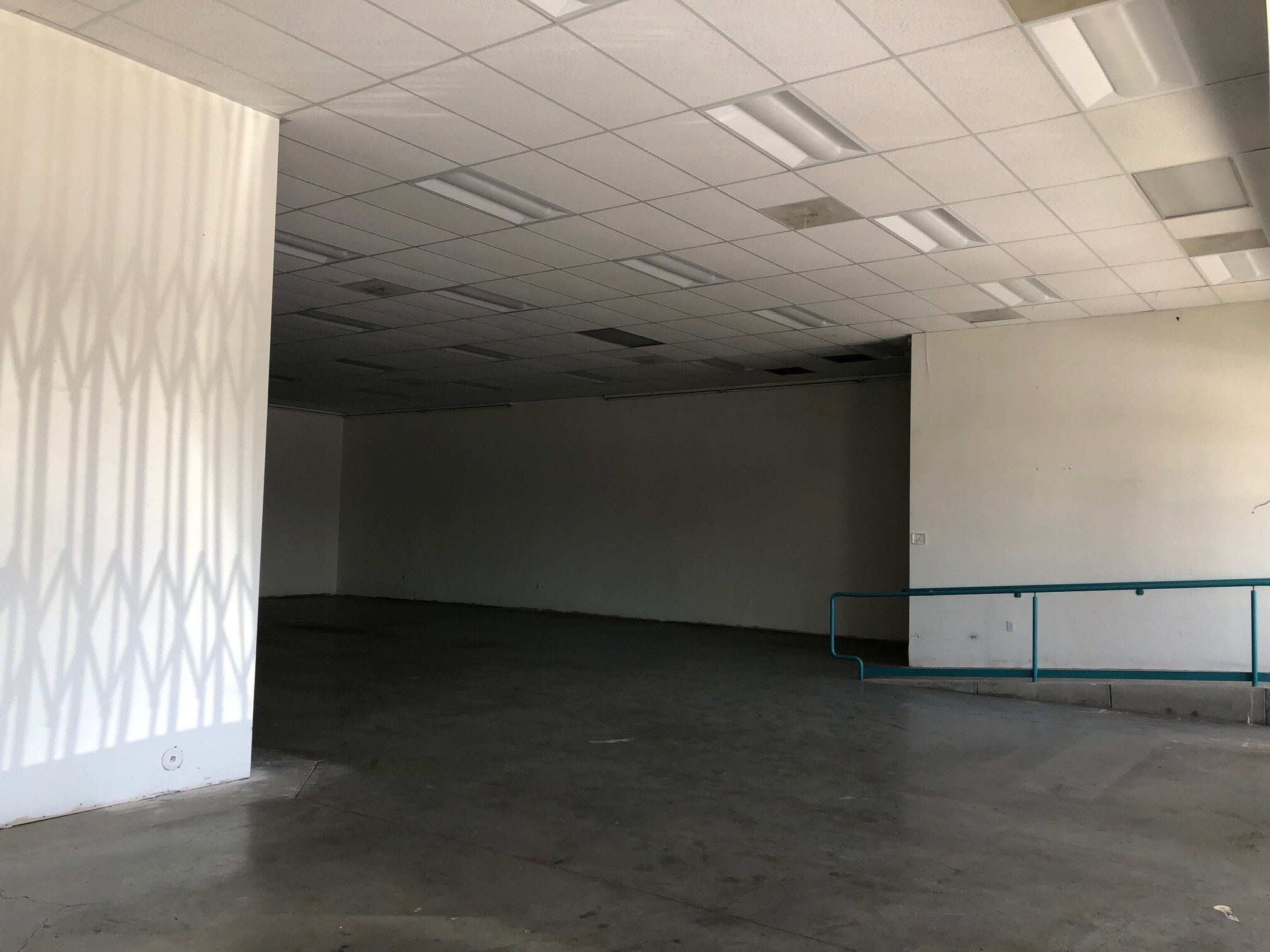 9070 Van Nuys Blvd, Panorama City, CA for lease Interior Photo- Image 1 of 3