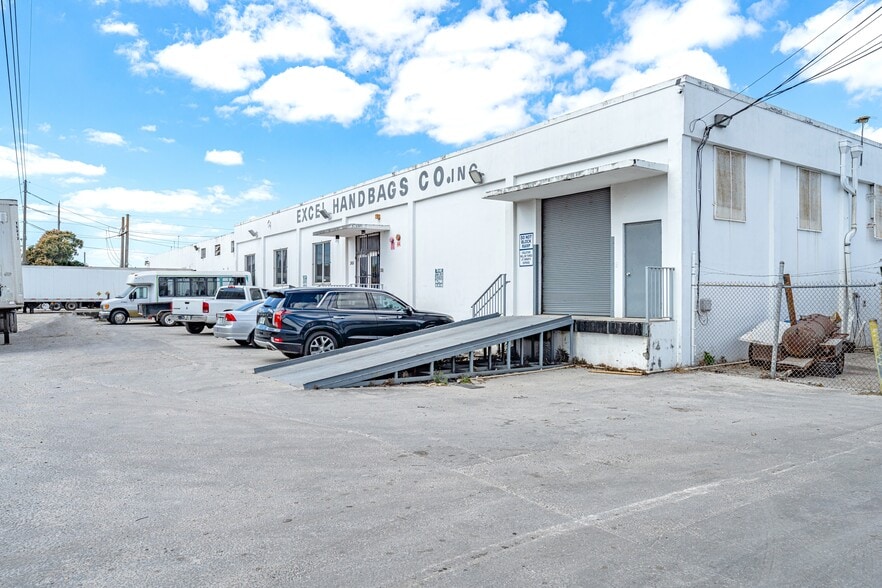 3651 NW 81st St, Miami, FL for sale - Building Photo - Image 3 of 3