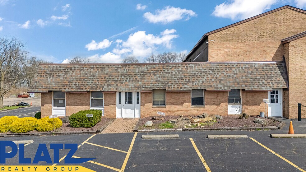 61 Railroad St, Canfield, OH à louer - Photo du bâtiment - Image 2 de 11