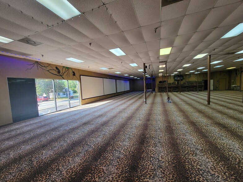 5850 SE Abshier Blvd, Belleview, FL for lease - Building Photo - Image 3 of 18