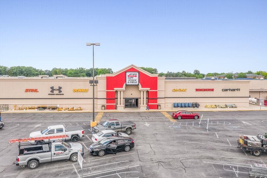 1800 Tiffin Ave, Findlay, OH for lease - Building Photo - Image 2 of 10