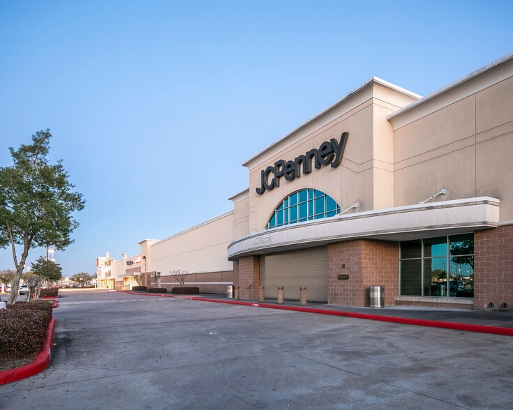 5120 Fairmont Pky, Pasadena, TX for lease - Building Photo - Image 3 of 12