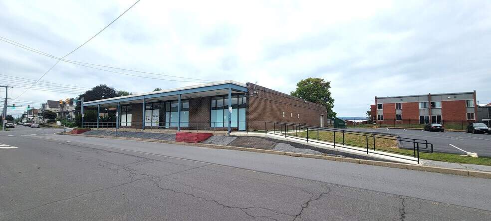 302 N Empire Ct, Wilkes-Barre, PA à louer - Photo du bâtiment - Image 3 de 8