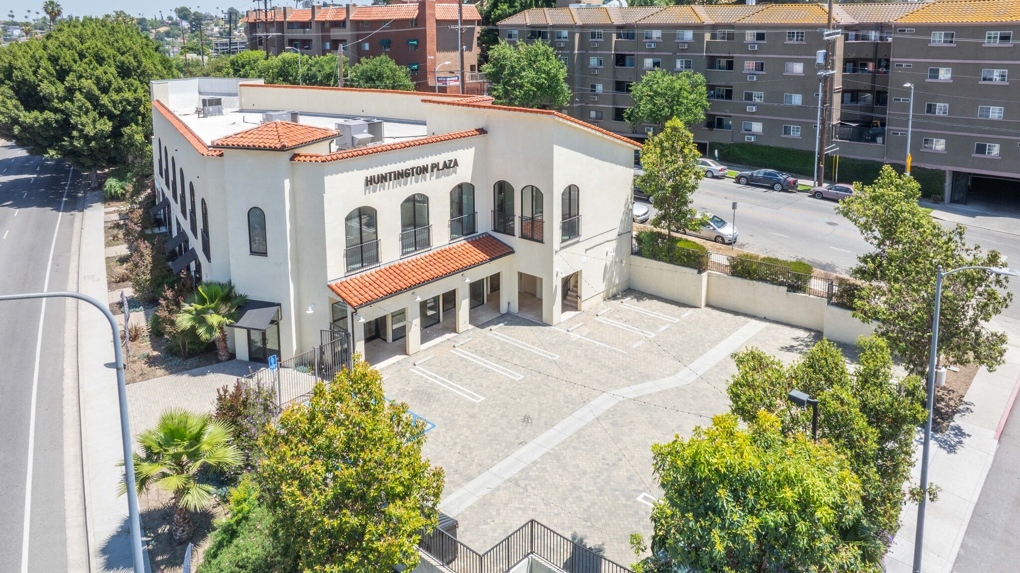 4671-4681 Huntington Dr S, Los Angeles, CA for lease Building Photo- Image 1 of 30