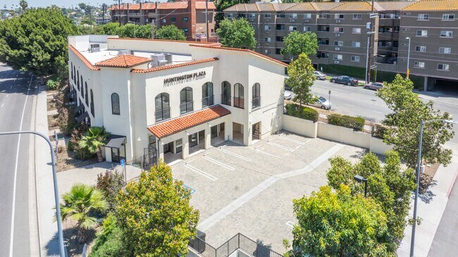 Plus de détails pour 4671-4681 Huntington Dr S, Los Angeles, CA - Bureau/Commerce de détail à louer