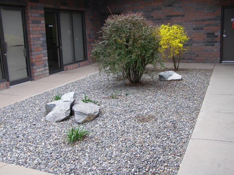 675 Fairview Dr, Carson City, NV à louer - Photo du bâtiment - Image 3 de 14