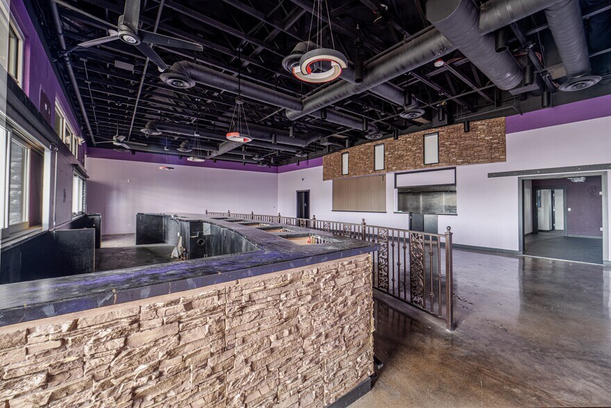 2645 St. Rose Pky, Henderson, NV à louer - Photo du bâtiment - Image 2 de 13