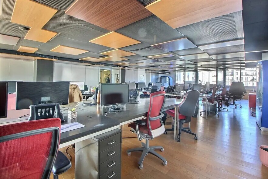 32 Rue De Paradis, Paris for lease - Building Photo - Image 3 of 10