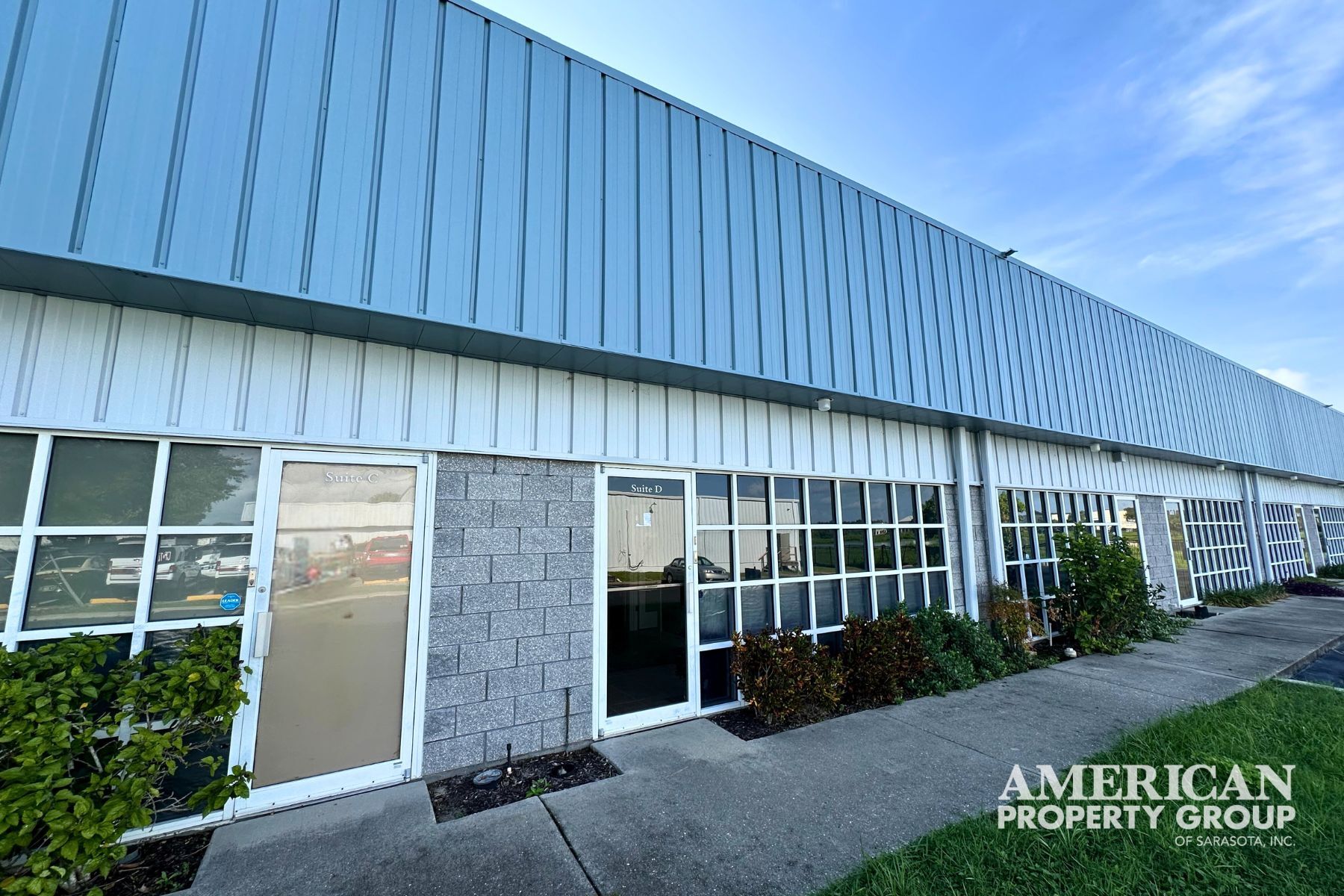 6245 Clark Center Ave, Sarasota, FL for lease Building Photo- Image 1 of 9