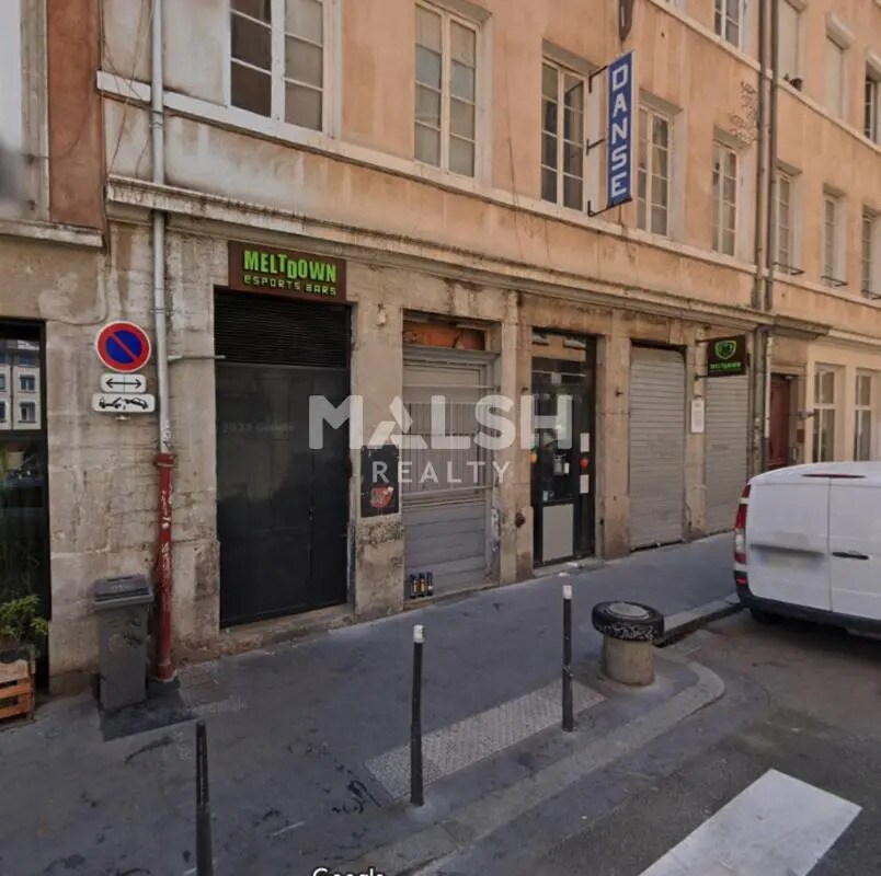 Retail in Lyon for lease Building Photo- Image 1 of 3