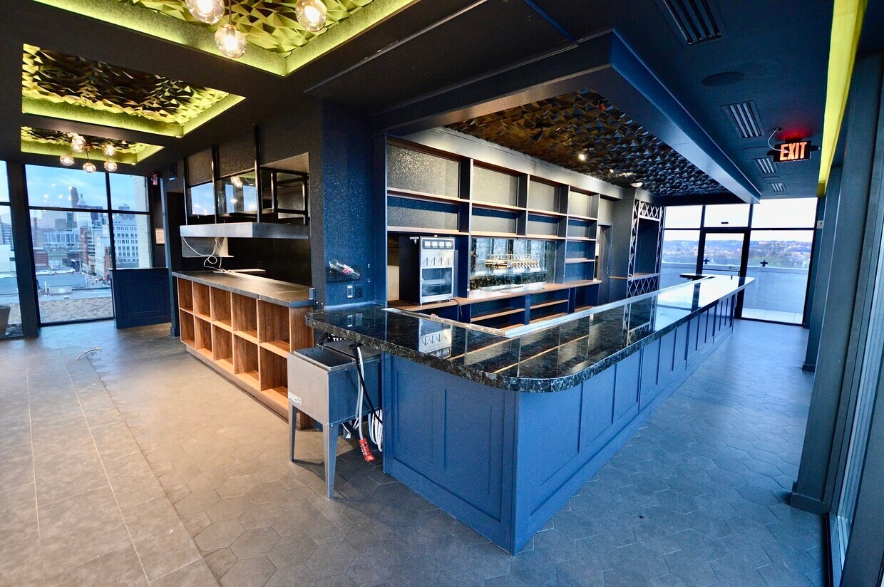 535 Madison Ave, Covington, KY for lease Interior Photo- Image 1 of 26