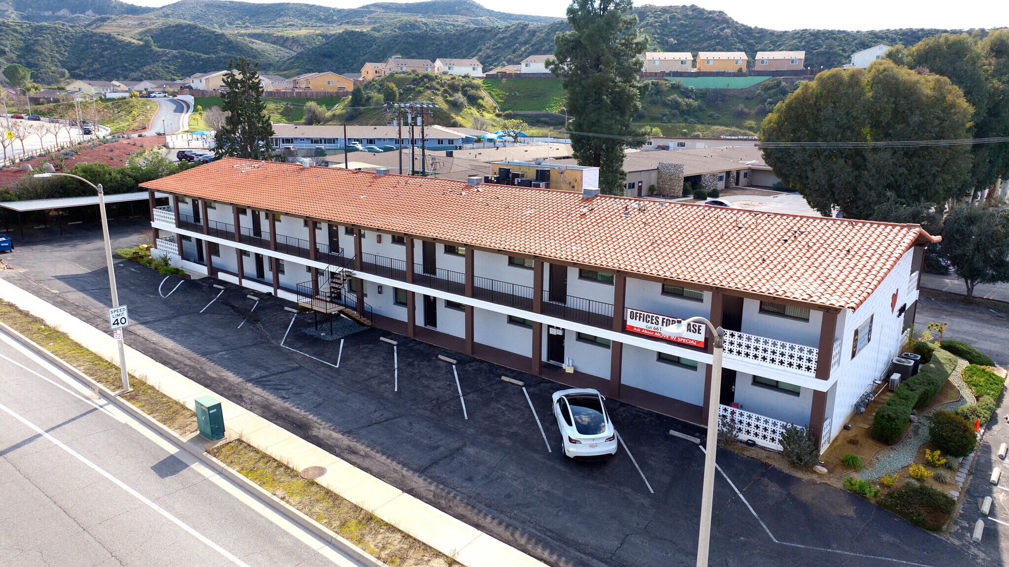 21700 Golden Triangle Rd, Santa Clarita, CA à louer Photo du bâtiment- Image 1 de 9