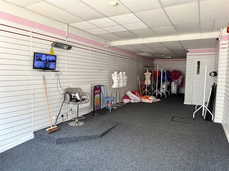 49 King St, Bridlington for lease - Interior Photo - Image 3 of 3