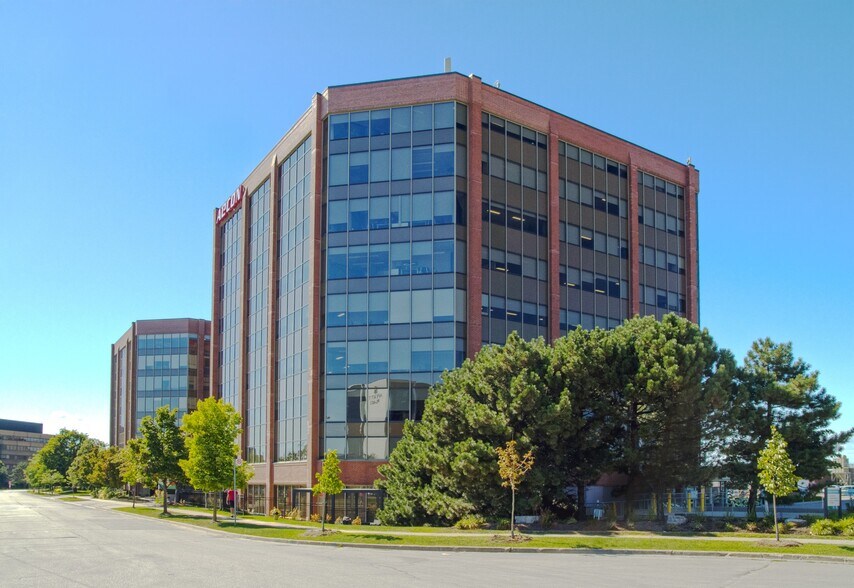 10 Carlson Crt, Toronto, ON à louer - Photo du bâtiment - Image 2 de 2