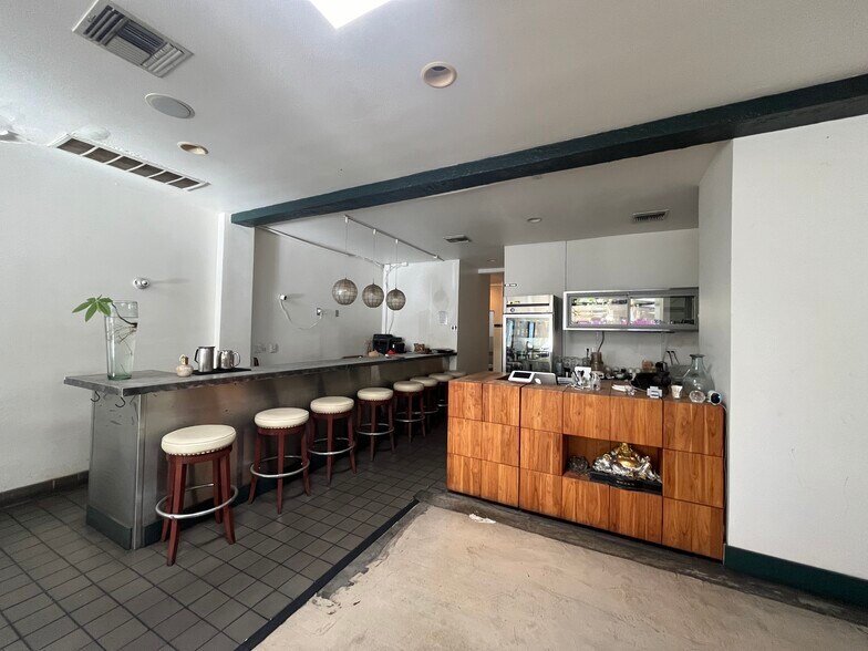 3221 Pico Blvd, Santa Monica, CA à louer - Photo intérieure - Image 2 de 9